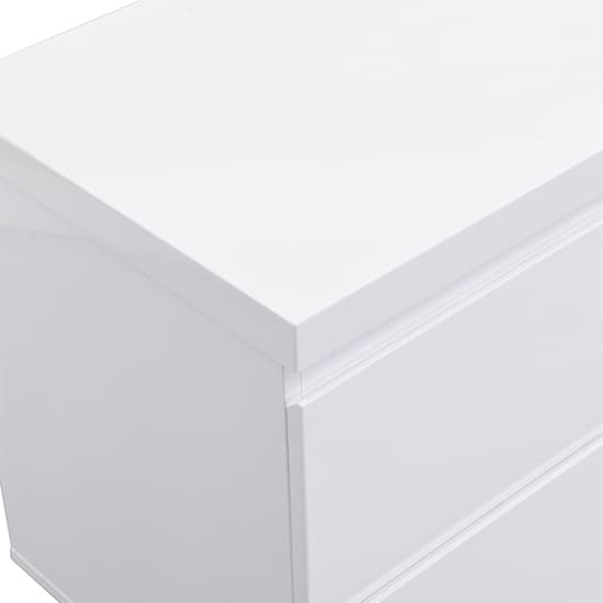 Swazi High Gloss TV Stand In White With 4 Drawers